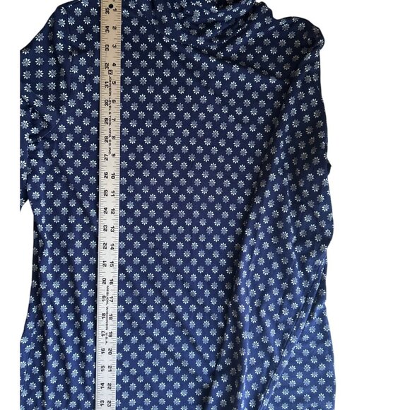 Lands End Shaped Fit Snowflake Print Turtleneck Top M Navy/White Long Sleeve - Picture 6 of 6